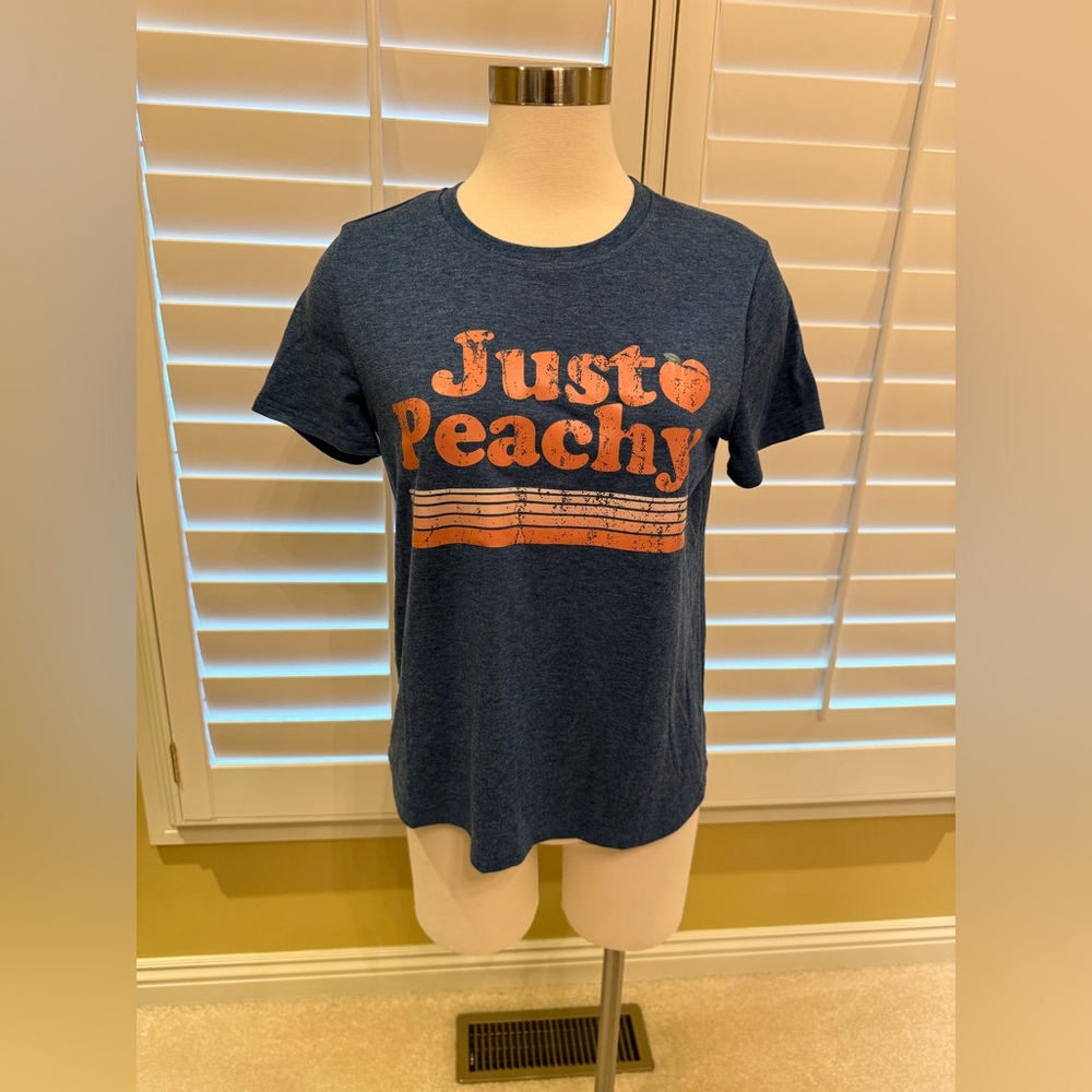 Just Peachy Tshirt (Size Small) NWOT